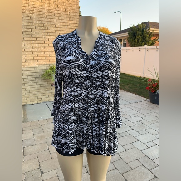 Bit & Bridle Black and White Patterned blouse size M - Picture 1 of 6